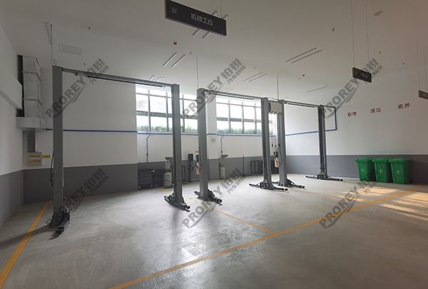 河南红旗4S店-泰岳宏旗-龙门举升机