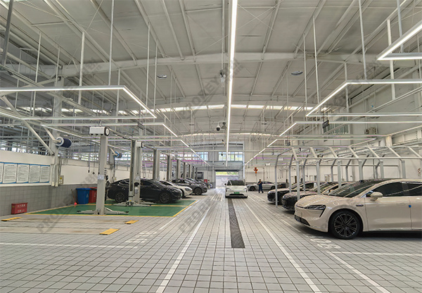 四川鸿蒙智行4S店-成都机场路新双立 (3)